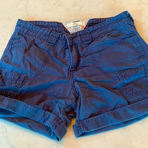 Levi’s Classic Navy Blue Chino Shorts - 100% Cotton - cuffed